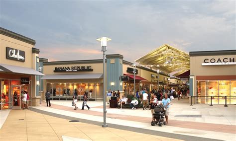 Cincinnati Premium Outlets - 108 Photos & 114 Reviews - Outlet Stores ...