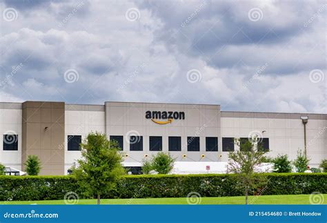 Amazon Warehouse Facility in Houston, TX. Editorial Image - Image of commerce, corporation ...