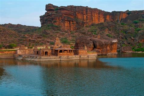 Bewitching Ruins of Hampi & Badami 7 Days Private Tour from Bangalore - Tourist Journey