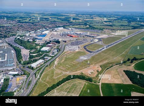 Luton airport aerial hi-res stock photography and images - Alamy