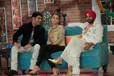 Akshay Kumar, Amy Jackson promote Singh Is Bling cast on Comedy Nights With Kapil on 24th Sept ...