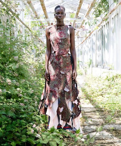 15 Sustainable and Eco-Conscious Dresses to Shop for Spring and Beyond | Vogue