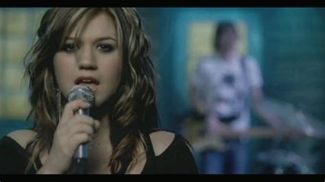 Breakaway [Official Video] - Kelly Clarkson Image (21930685) - Fanpop