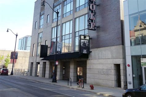 Steppenwolf Theatre in Chicago - Visit a Legendary Chicago Theater – Go Guides