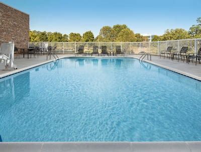 Hotel Amenities - Hilton Garden Inn Charlotte Airport