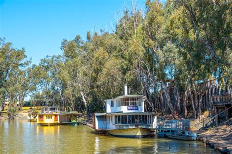 Paddle Steamer Canberra Sailing on the Murray River. Editorial Photo ...