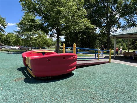 Colonial Park Playground in Somerset NJ (with Photos)