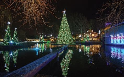 Dollywood's Smoky Mountain Christmas - Pigeon Forge, TN