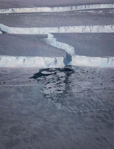 Massive Antarctic Iceberg Spotted on NASA IceBridge Flight… | Flickr