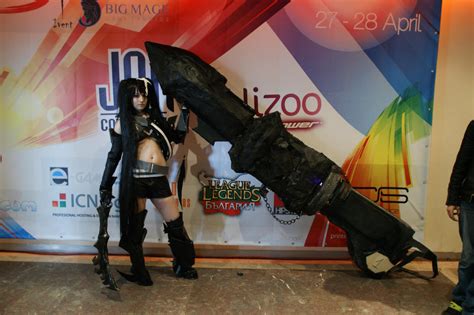 Insane Black Rock Shooter cosplay by wanyushi on DeviantArt