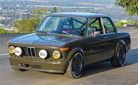 BMW 2002 - Une machine de guerre ! De l'essence dans mes veines