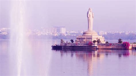 Hussain Sagar Lake : History, Location, Distance, Things to Do, Hotels ...