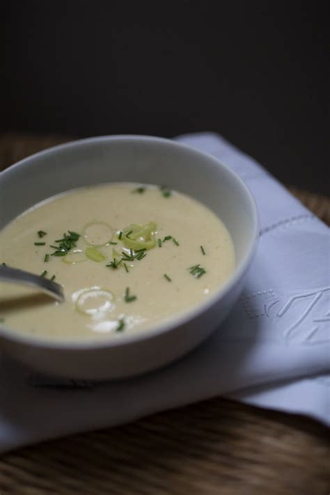 Crème Vichyssoise: the French gazpacho - Eat like the Batman! | Vichyssoise recipe, French ...