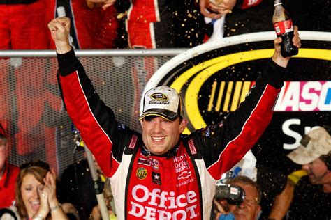 Tony Stewart Wins NASCAR Sprint Cup Championship In All-Time Classic ...