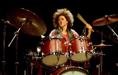 Cindy Blackman Santana - DRUMMERWORLD