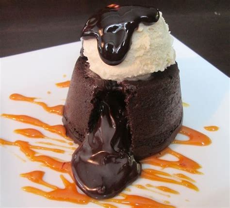 Chili's Molten Chocolate Cake | Fudge cake recipe, Cake recipes, Chocolate cake recipe