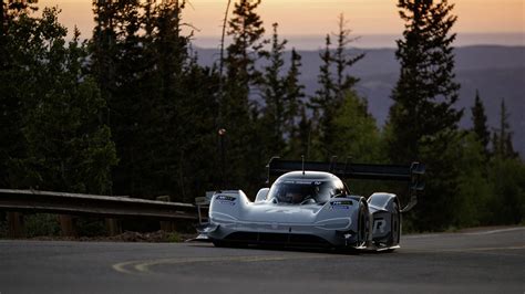 The VW I.D. R Sets a Blistering Qualifying Time up Pikes Peak; On a Record-Setting Pace – GTPlanet