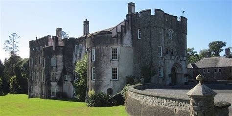 6 castles in Pembrokeshire Wales that you HAVE to visit!