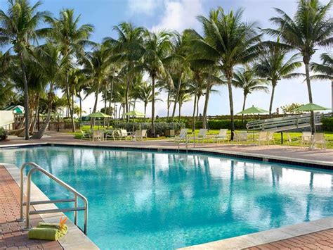 HOLIDAY INN MIAMI BEACH-OCEANFRONT, AN IHG HOTEL $156 ($̶2̶4̶3̶) - Updated 2024 Prices & Reviews ...