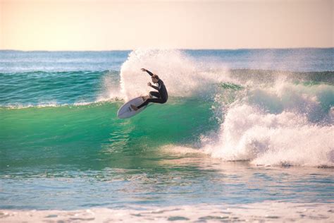 Top Beaches and Pools in Wollongong