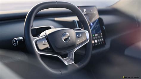 2024-volvo-ex30-interior