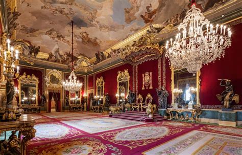 Stunning palaces in Spain - Just Explore