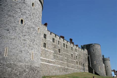 Defensive wall of Windsor Castle | Windsor Castle | Windsor | Travel Story and Pictures from ...