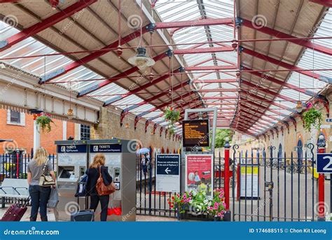 Exterior View of the Windsor Train Station Editorial Image - Image of ...