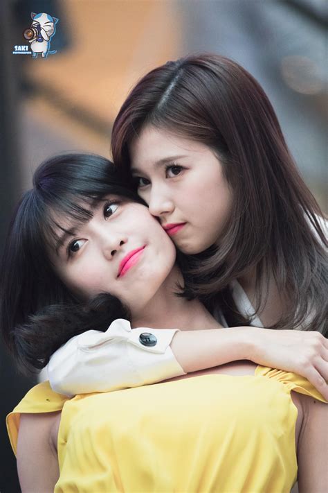 Momo and Sana : r/twice