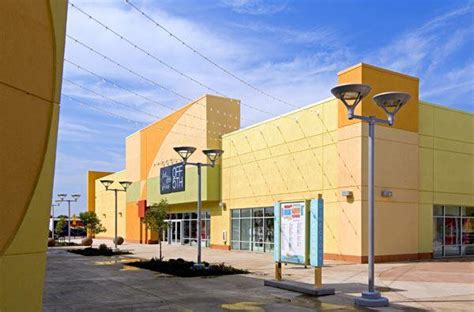 The Outlet Shoppes at Oklahoma City | Retail Customer Experience