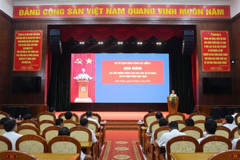 English Training Course Launched for Coast Guard Officers | Vietnam Times