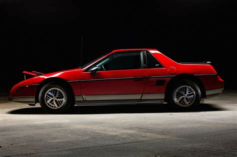 1985 Pontiac Fiero GT Coupe for sale: photos, technical specifications ...