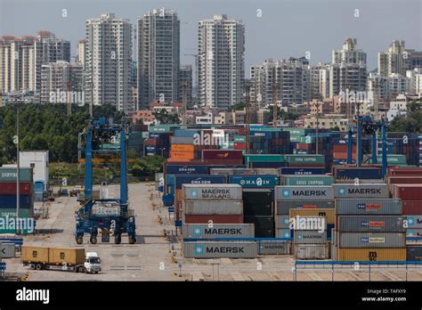 Container port of Xiamen, Fujian, China Stock Photo - Alamy