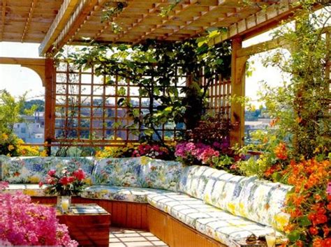 Flower roof for patio | Roof garden design, Terrace garden design, Rooftop garden