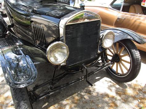 A Beauty of a 1923 Ford Model T Coupe – AUTO MUSEUM ONLINE