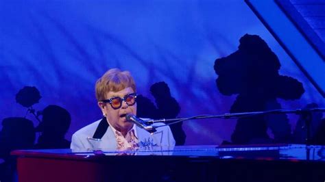 Watch Elton John sing 'Can You Feel the Love Tonight' to celebrate 25 years of 'The Lion King ...