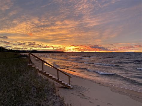 Lake Superior sunset tonight : r/beach