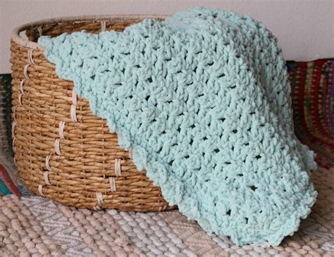 Add a Border to the Easy Crochet Baby Blanket Tutorial | Crochet baby blanket tutorial, Easy ...