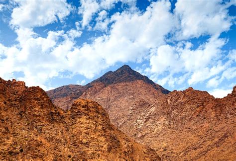 Le Mont Sinai est-il… en Arabie ? - Israel Magazine