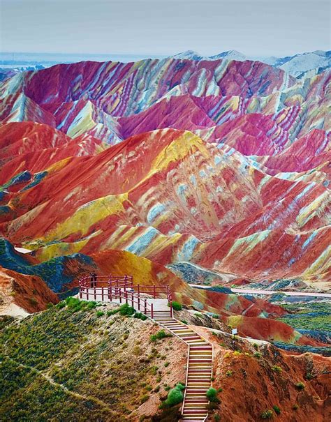 10 Best Places on Earth That Looks Unreal | Rainbow mountains china ...