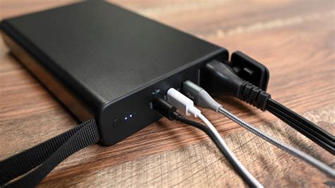 Mophie Powerstation Pro AC Review: An AC Outlet Powerhouse – Review Geek