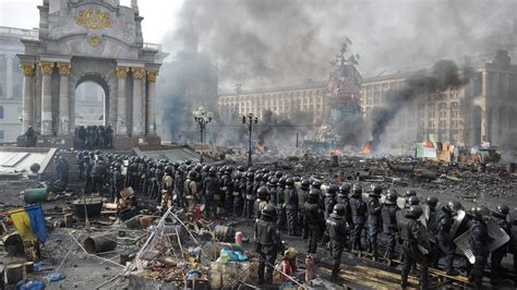 Kiev is 'a war zone' as chaos continues in Ukraine | MPR News