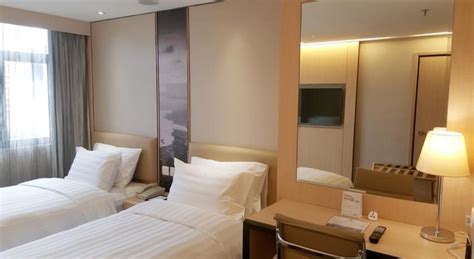 Best Price on Metropark Hotel Mongkok in Hong Kong + Reviews!