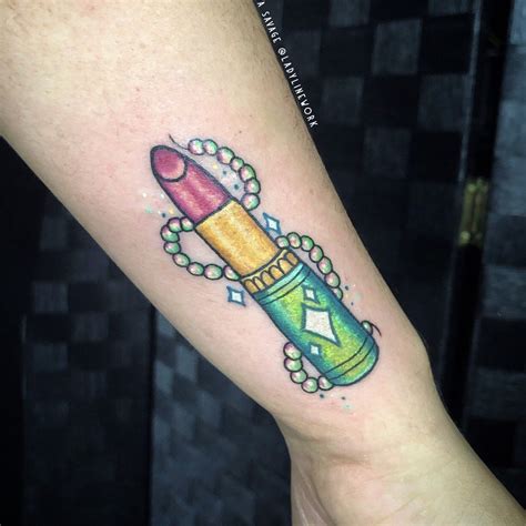 Latest Lipstick Tattoos | Find Lipstick Tattoos