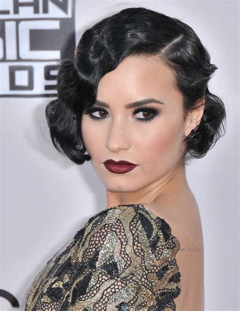 Smokey Eye Red Lip — demi lovato 2015 amas red carpet