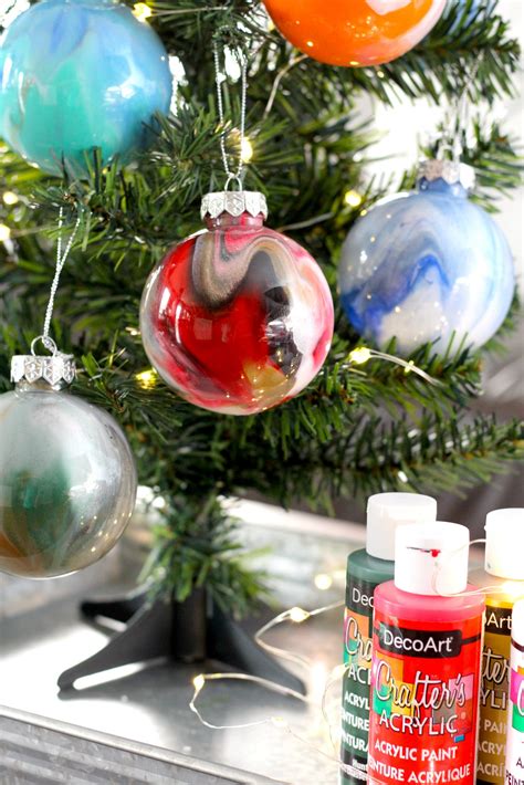 DIY Ornament Balls - Paint Swirl 2 Ways {Dollar Tree Craft}