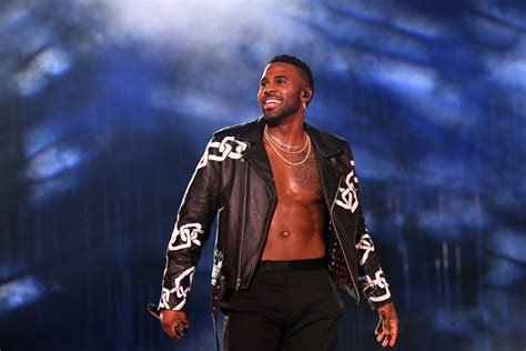 Fans 'Flabbergasted' by Jason Derulo's 'Operatic' Concert Performance ...