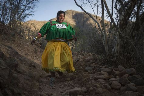 Tarahumara runners return to Mexico’s Copper Canyon | Spain | EL PAÍS ...