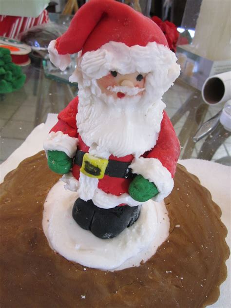 Fondant Santa | Christmas cake, Christmas cake fondant, Fondant cakes