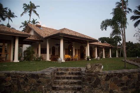 BEST 9 ANTIQUE HOUSE DESIGNS IN SRI LANKA 2022 | Crystal Construction Company in Sri Lanka